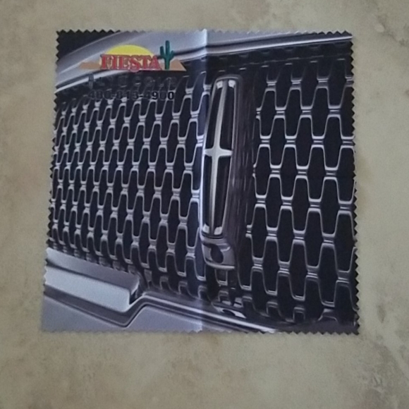 Authentic Lincoln Glass Polishing Cloth nwot - Picture 3 of 3